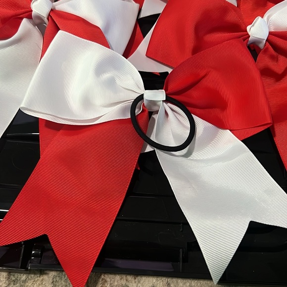 7 red and white bows - Picture 5 of 5